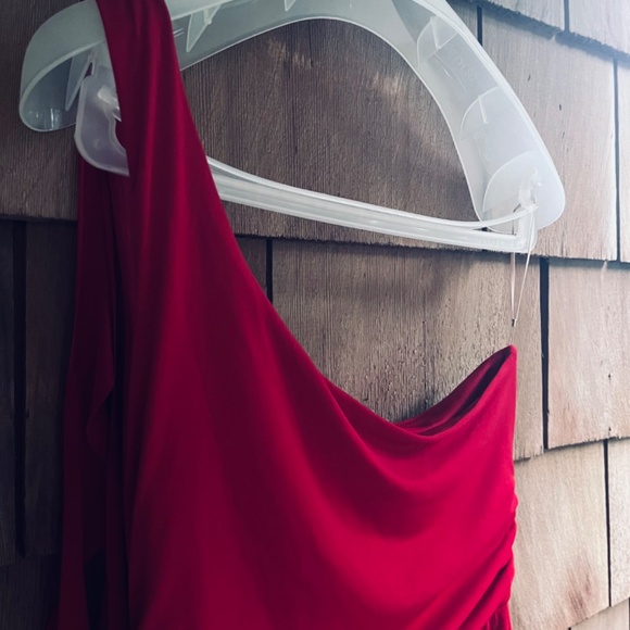 Emerald Sundae Juniors' Ruffled One-Shoulder Gown Population Red Dress Size L - Picture 13 of 15